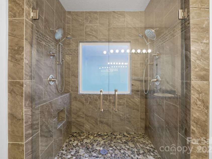 166 Jay Bird Drive, Sylva, NC 28779.  MLS# CAR4289946, YatesRealty ID 30599. 