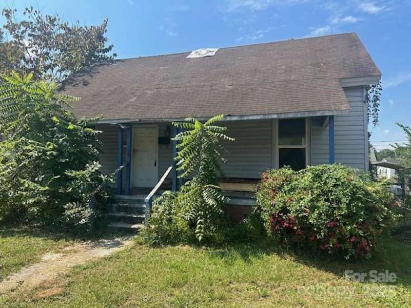 407 FLORENCE Street, Clinton, SC 29325.  MLS# CAR4304608, YatesRealty ID 3060. 