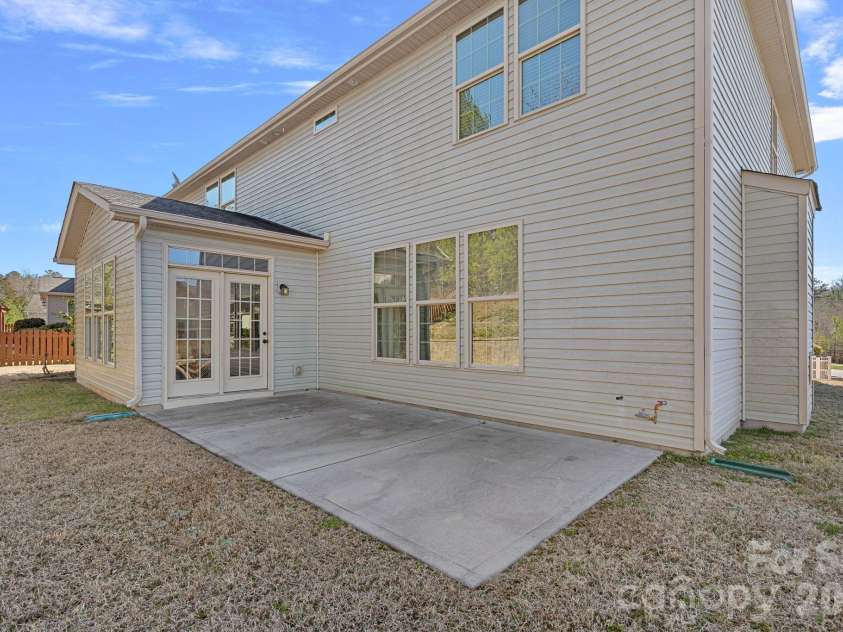 7411 Greene Mill Avenue, Concord, NC 28025.  MLS# CAR4351127, YatesRealty ID 3060. 