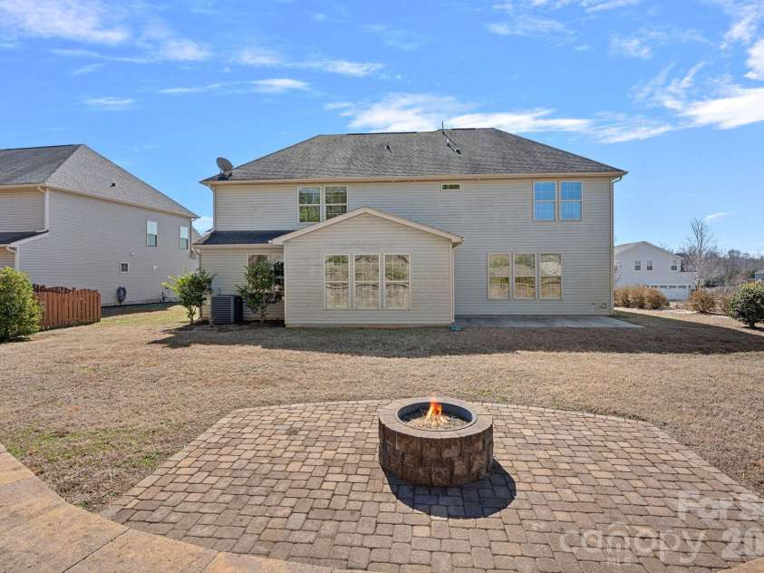 7411 Greene Mill Avenue, Concord, NC 28025.  MLS# CAR4351127, YatesRealty ID 3060. 