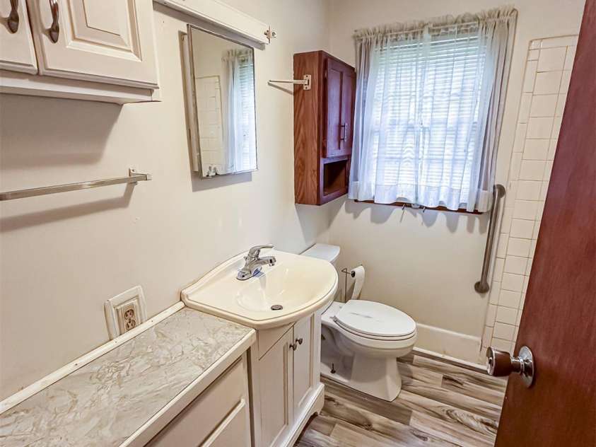 1443 9th Avenue, Hickory, NC 28602.  MLS# CAR4289249, YatesRealty ID 30601. 