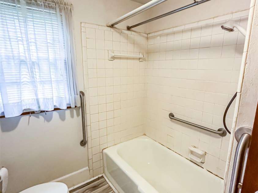 1443 9th Avenue, Hickory, NC 28602.  MLS# CAR4289249, YatesRealty ID 30601. 