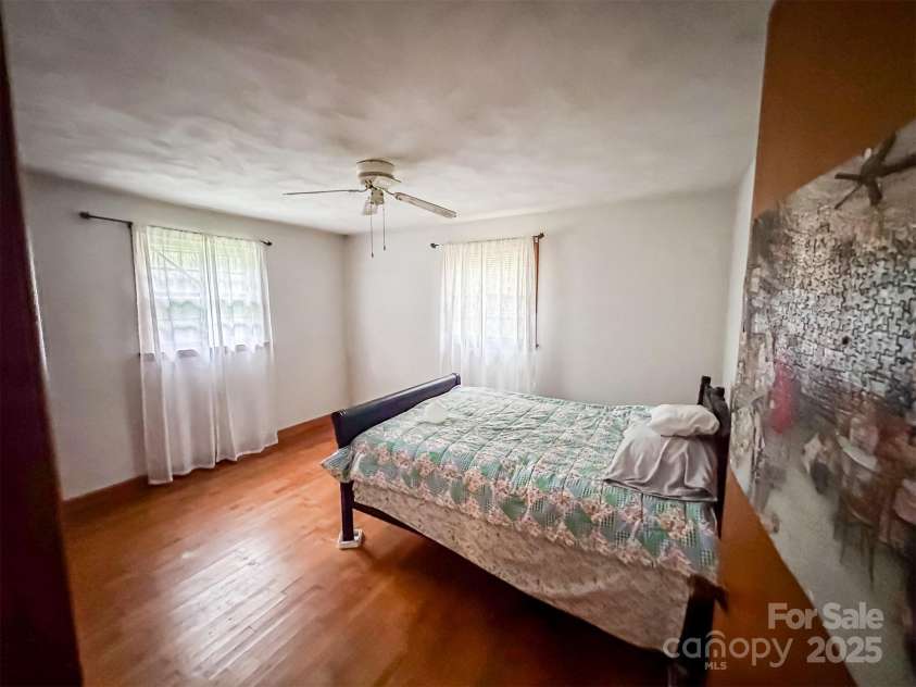 1443 9th Avenue, Hickory, NC 28602.  MLS# CAR4289249, YatesRealty ID 30601. 