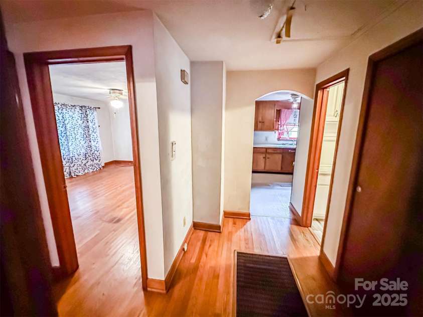 1443 9th Avenue, Hickory, NC 28602.  MLS# CAR4289249, YatesRealty ID 30601. 