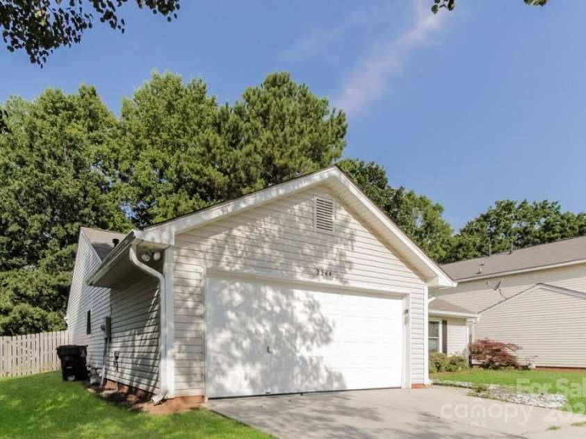 2244 Mancke Drive, Rock Hill, SC 29732.  MLS# CAR4289069, YatesRealty ID 30602. 