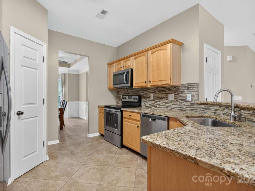 17522 Baldwin Hall Drive, Charlotte, NC 28277.  MLS# CAR4289488, YatesRealty ID 30603. 