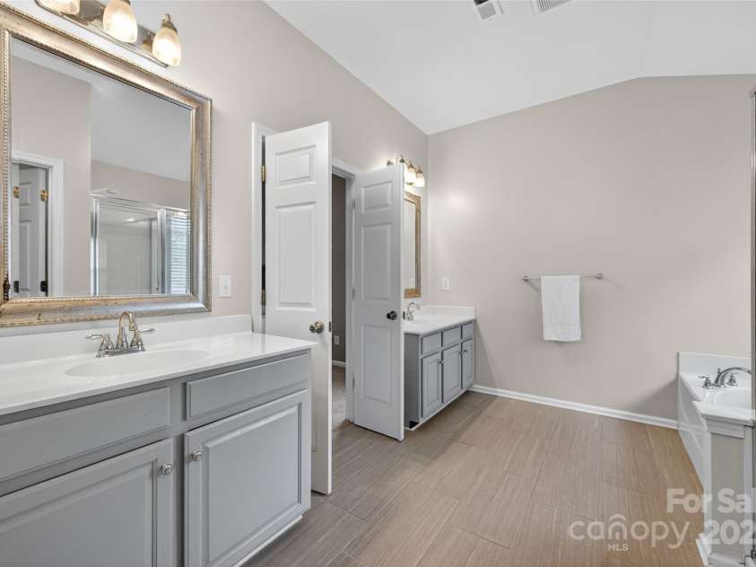 17522 Baldwin Hall Drive, Charlotte, NC 28277.  MLS# CAR4289488, YatesRealty ID 30603. 