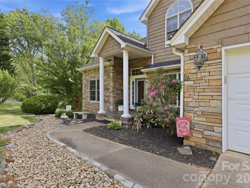 275 Ferguson Drive, Asheville, NC 28806.  MLS# CAR4379726, YatesRealty ID 30603. 