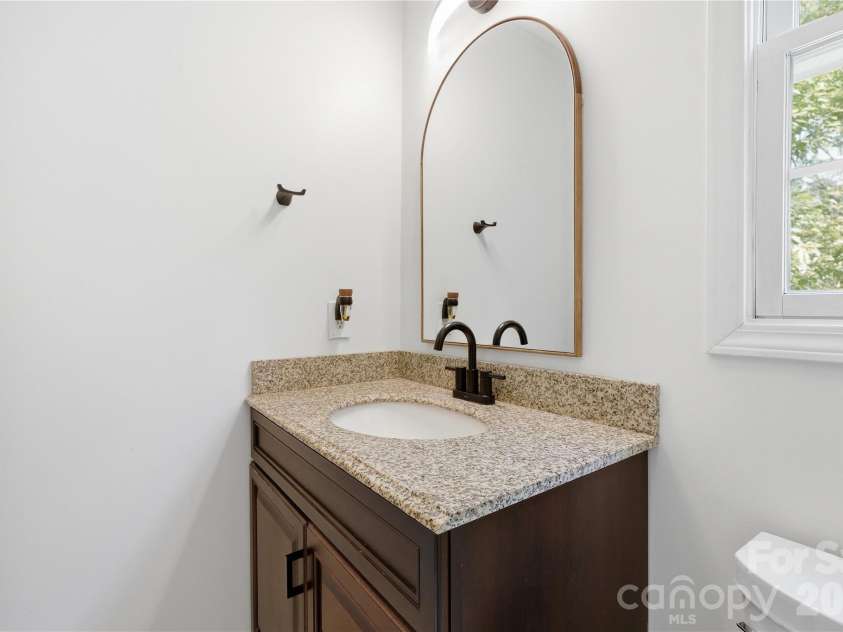 275 Ferguson Drive, Asheville, NC 28806.  MLS# CAR4379726, YatesRealty ID 30603. 