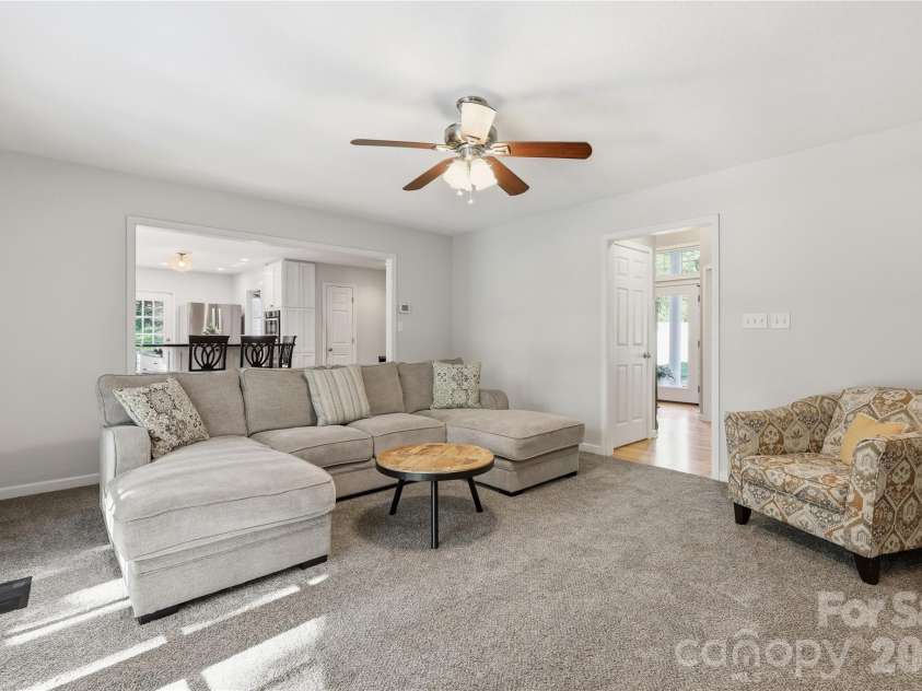 275 Ferguson Drive, Asheville, NC 28806.  MLS# CAR4379726, YatesRealty ID 30603. 