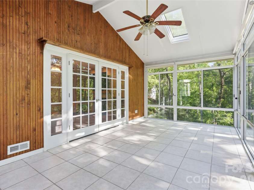 275 Ferguson Drive, Asheville, NC 28806.  MLS# CAR4379726, YatesRealty ID 30603. 