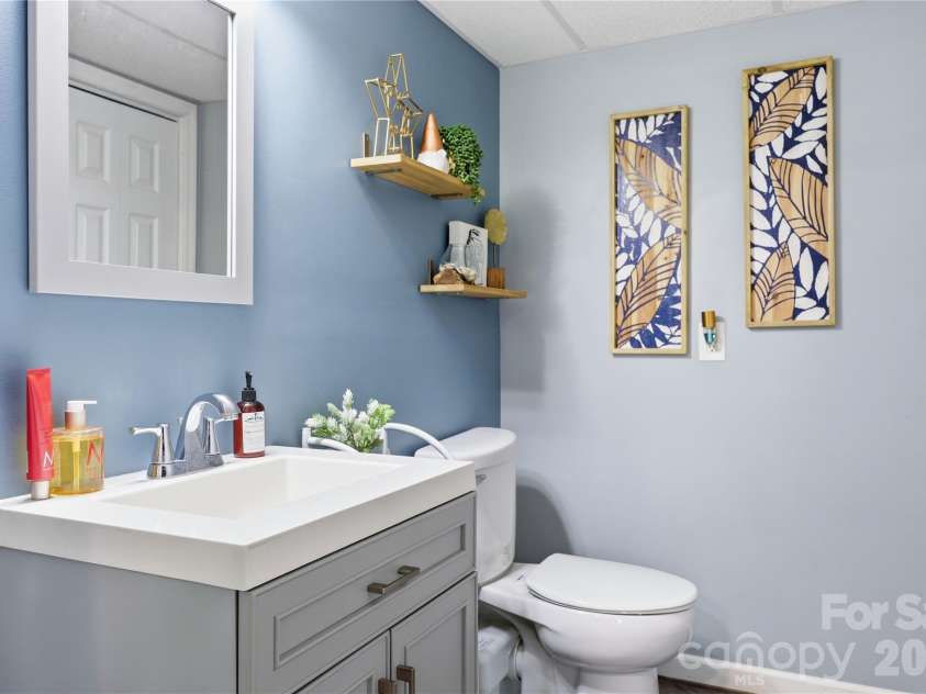 275 Ferguson Drive, Asheville, NC 28806.  MLS# CAR4379726, YatesRealty ID 30603. 