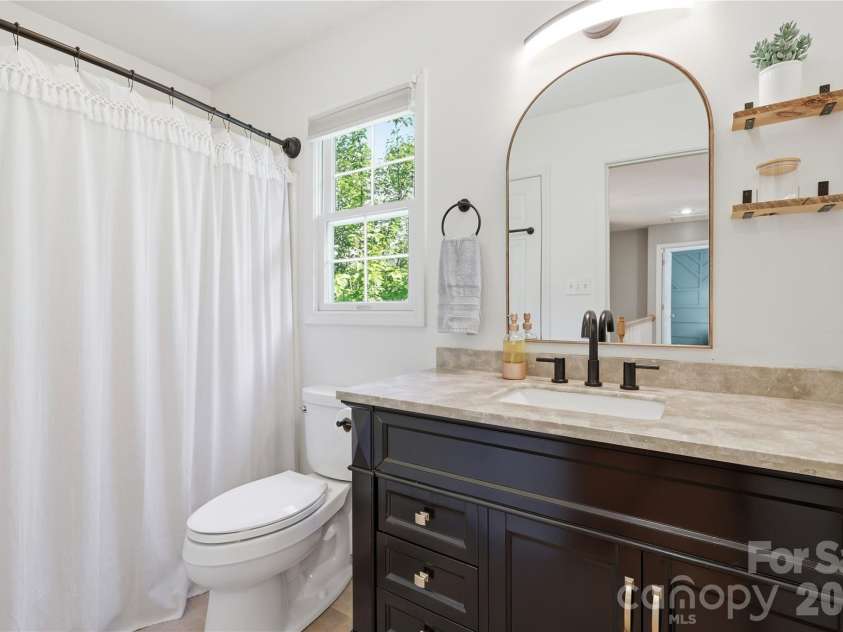 275 Ferguson Drive, Asheville, NC 28806.  MLS# CAR4379726, YatesRealty ID 30603. 