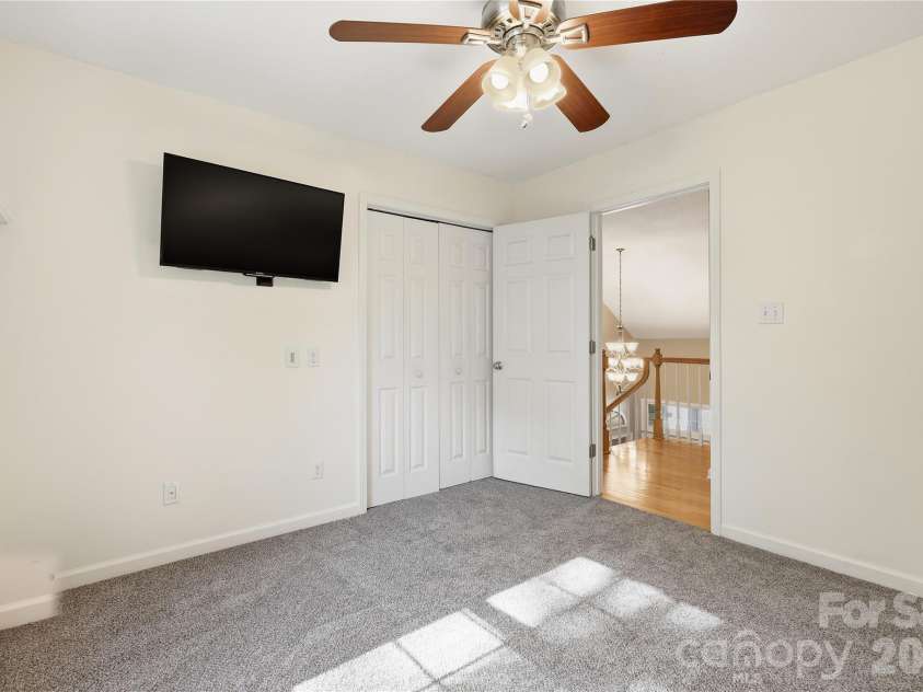 275 Ferguson Drive, Asheville, NC 28806.  MLS# CAR4379726, YatesRealty ID 30603. 