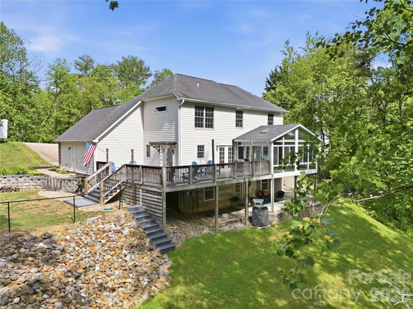 275 Ferguson Drive, Asheville, NC 28806.  MLS# CAR4379726, YatesRealty ID 30603. 