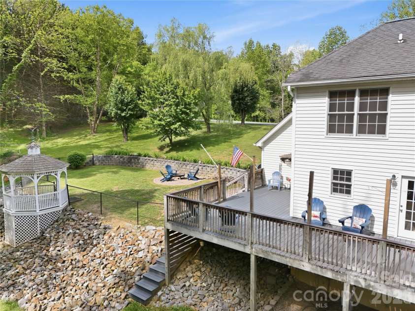 275 Ferguson Drive, Asheville, NC 28806.  MLS# CAR4379726, YatesRealty ID 30603. 
