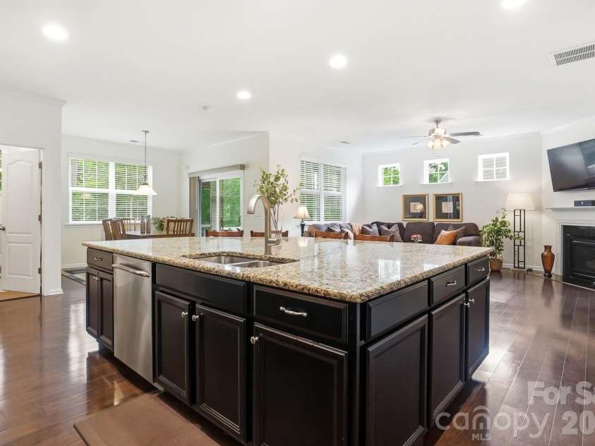 1413 Screech Owl Road, Waxhaw, NC 28173.  MLS# CAR4381347, YatesRealty ID 30604. Oversized kitchen island, great for baking and entertaining