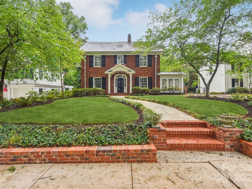 1638 Hertford Road, Charlotte, NC 28207.  MLS# CAR4280556, YatesRealty ID 30604. 