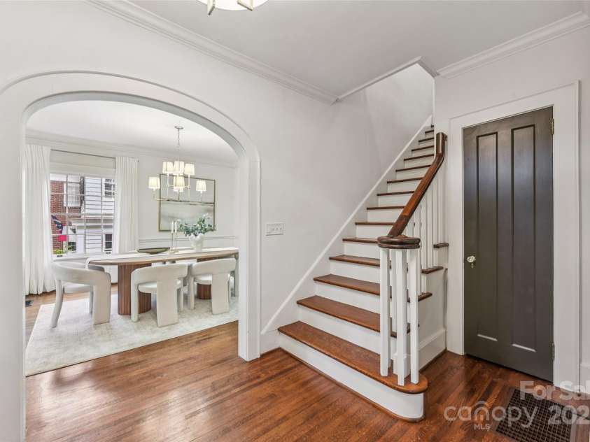 1638 Hertford Road, Charlotte, NC 28207.  MLS# CAR4280556, YatesRealty ID 30604. 