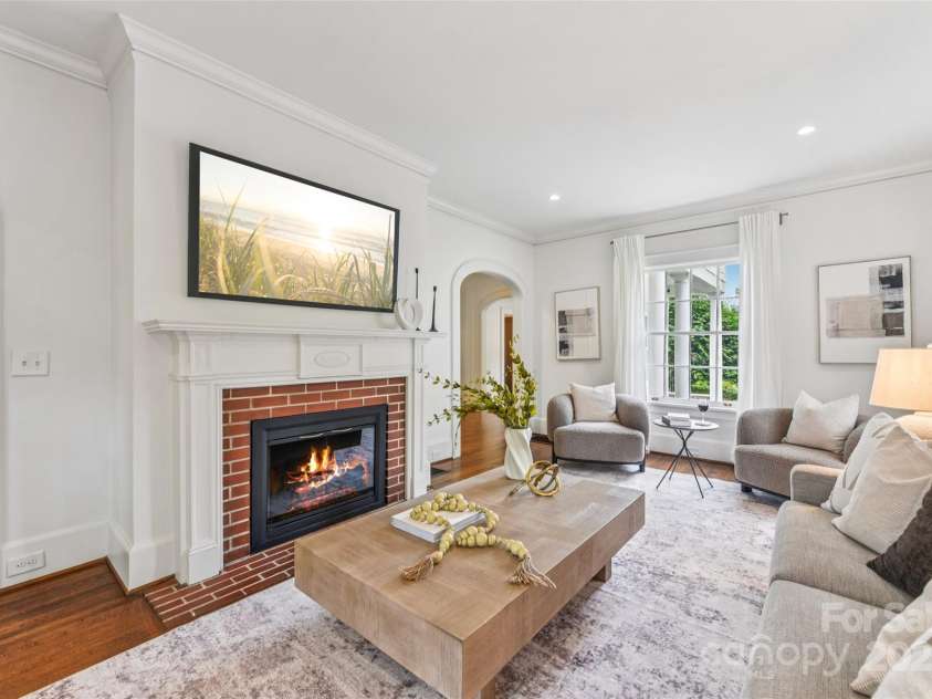 1638 Hertford Road, Charlotte, NC 28207.  MLS# CAR4280556, YatesRealty ID 30604. 