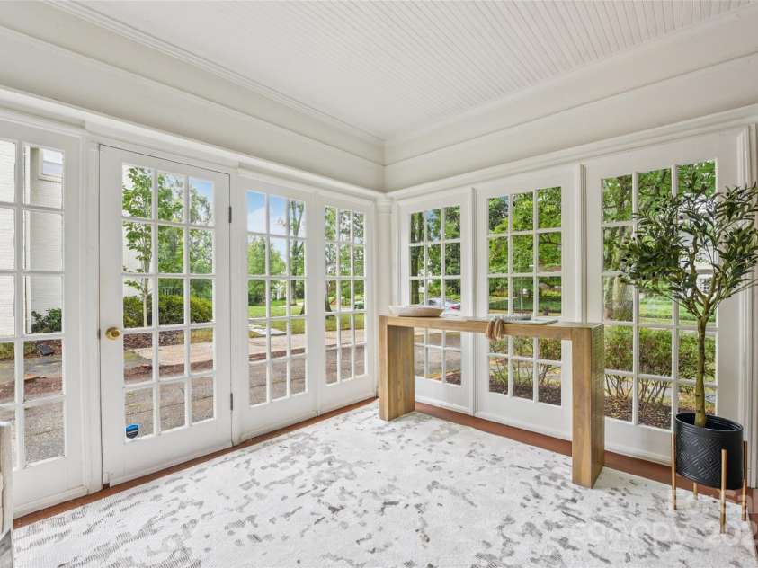 1638 Hertford Road, Charlotte, NC 28207.  MLS# CAR4280556, YatesRealty ID 30604. 