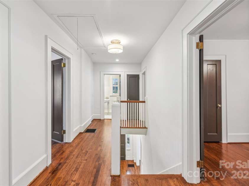 1638 Hertford Road, Charlotte, NC 28207.  MLS# CAR4280556, YatesRealty ID 30604. 