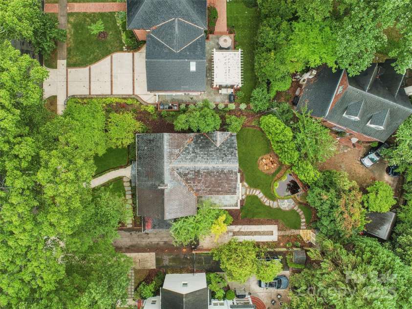 1638 Hertford Road, Charlotte, NC 28207.  MLS# CAR4280556, YatesRealty ID 30604. 