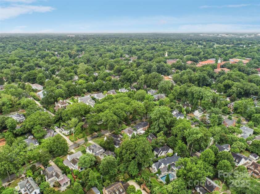 1638 Hertford Road, Charlotte, NC 28207.  MLS# CAR4280556, YatesRealty ID 30604. 