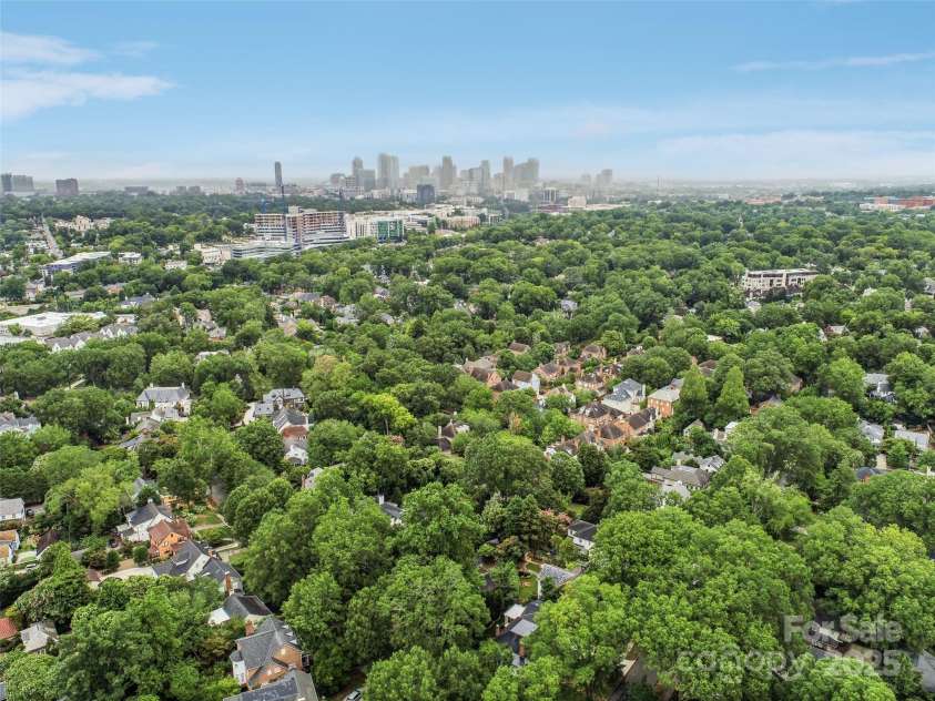 1638 Hertford Road, Charlotte, NC 28207.  MLS# CAR4280556, YatesRealty ID 30604. 