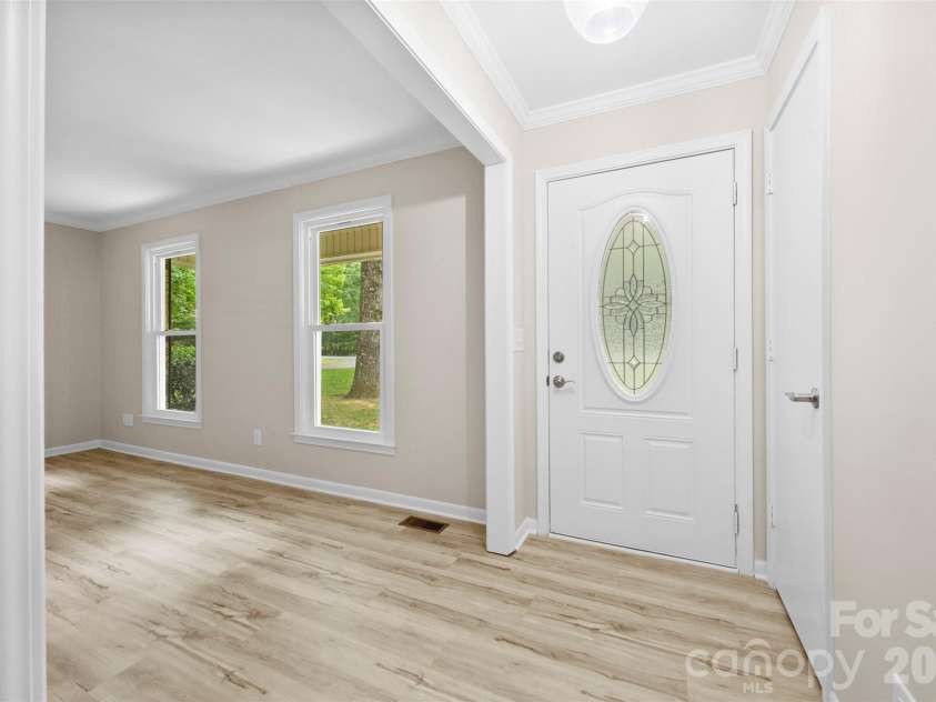 36183 Davis Drive, Albemarle, NC 28001.  MLS# CAR4391780, YatesRealty ID 30605. Foyer