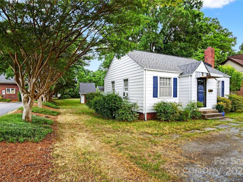 662 Carpenter Avenue, Mooresville, NC 28115.  MLS# CAR4286895, YatesRealty ID 30605. 
