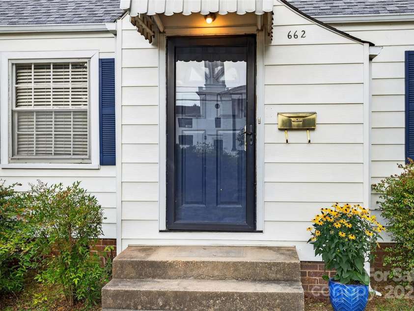 662 Carpenter Avenue, Mooresville, NC 28115.  MLS# CAR4286895, YatesRealty ID 30605. Adorable front porch stoop entrance!