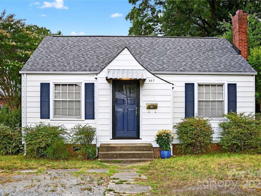 662 Carpenter Avenue, Mooresville, NC 28115.  MLS# CAR4286895, YatesRealty ID 30605. Simply adorable cottage near Downtown Mooresville!