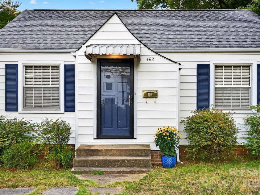 662 Carpenter Avenue, Mooresville, NC 28115.  MLS# CAR4286895, YatesRealty ID 30605. Welcome to 662 Carpenter Avenue