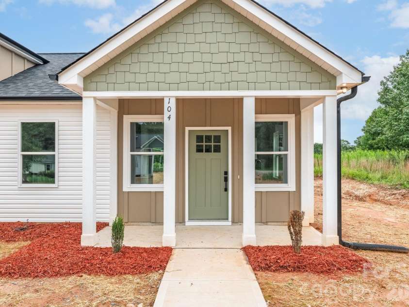 104 Highfield Court, Shelby, NC 28150.  MLS# CAR4334736, YatesRealty ID 30606. 