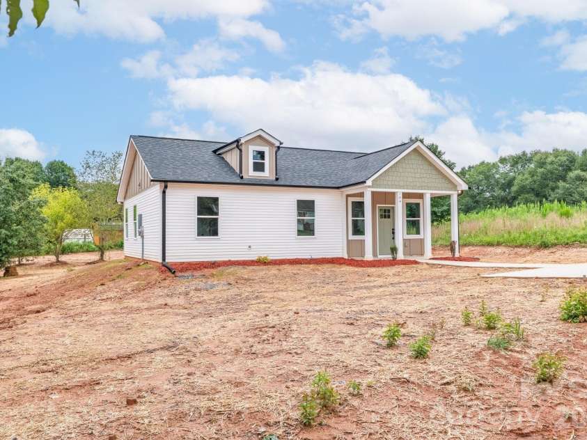 104 Highfield Court, Shelby, NC 28150.  MLS# CAR4334736, YatesRealty ID 30606. 