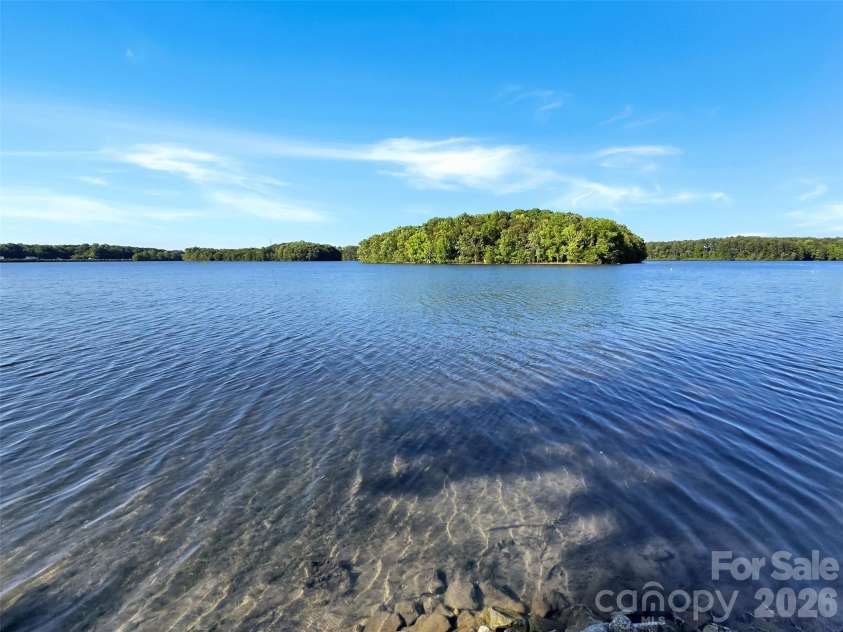 706 Northeast Drive, Davidson, NC 28036.  MLS# CAR4385734, YatesRealty ID 30606. Lake Davidson