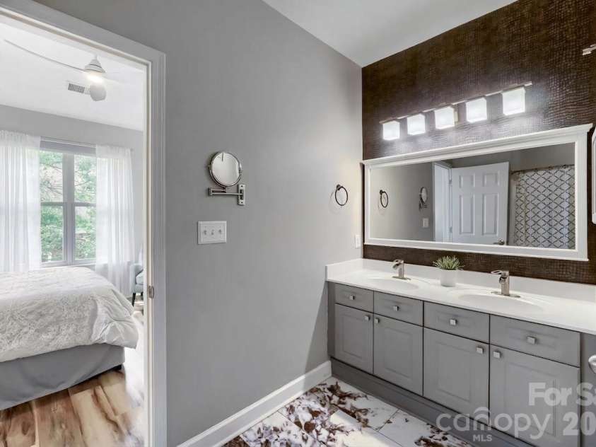 706 Northeast Drive, Davidson, NC 28036.  MLS# CAR4385734, YatesRealty ID 30606. Primary Bathroom