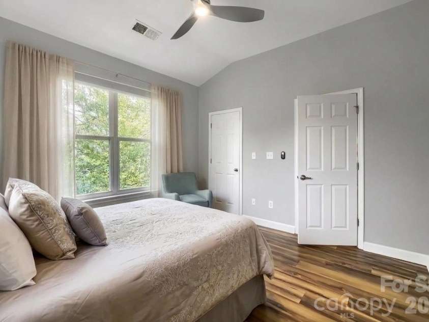 706 Northeast Drive, Davidson, NC 28036.  MLS# CAR4385734, YatesRealty ID 30606. Primary Bedroom