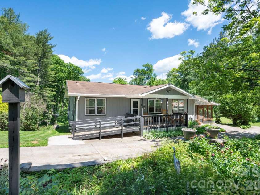 30 Reeves Drive, Burnsville, NC 28714.  MLS# CAR4391470, YatesRealty ID 30607. Front Of Home
