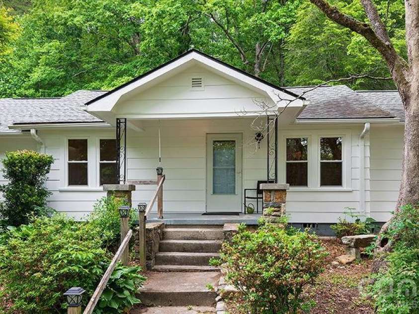 24 Piney Ridge Mountain Road, Zirconia, NC 28790.  MLS# CAR4382170, YatesRealty ID 30608. Charm Galore
