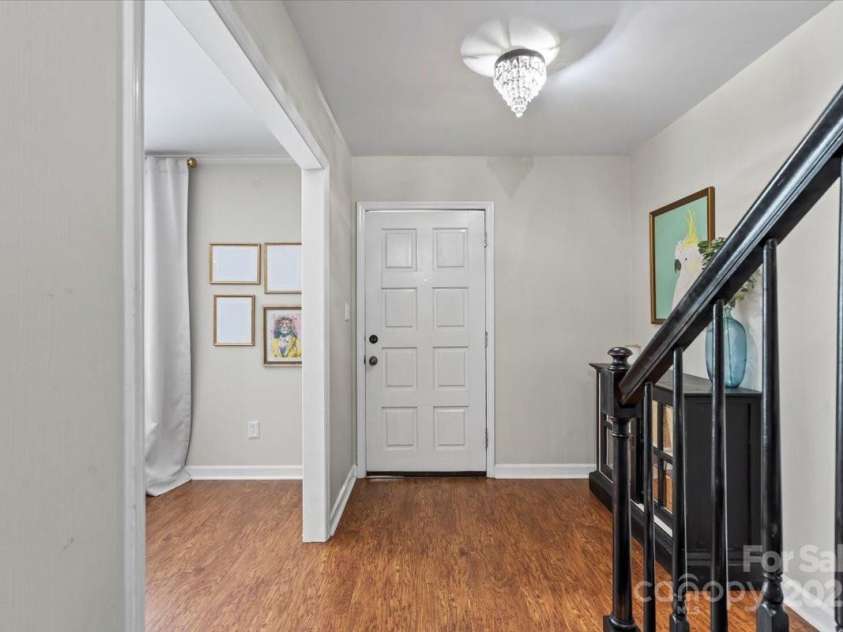 6863 Dumbarton Drive, Charlotte, NC 28210.  MLS# CAR4284814, YatesRealty ID 30608. 