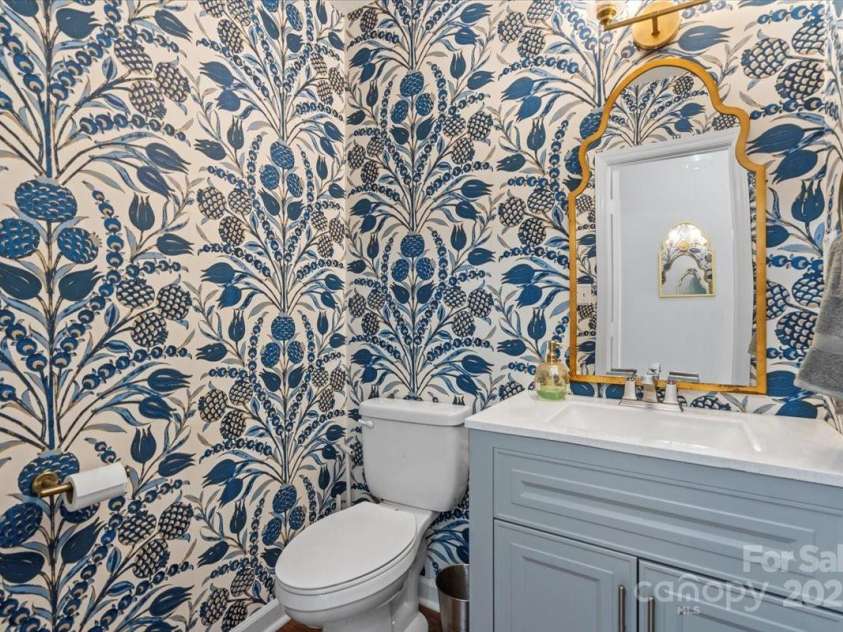 6863 Dumbarton Drive, Charlotte, NC 28210.  MLS# CAR4284814, YatesRealty ID 30608. 