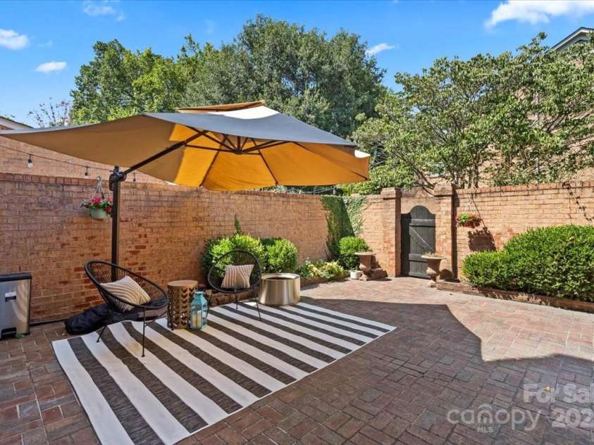 6863 Dumbarton Drive, Charlotte, NC 28210.  MLS# CAR4284814, YatesRealty ID 30608. 