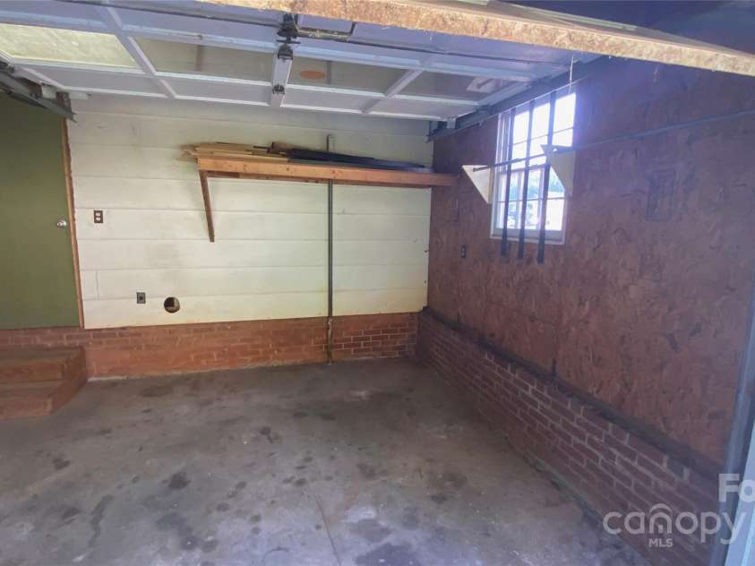 100 Ruby Lane, Gastonia, NC 28054.  MLS# CAR4284435, YatesRealty ID 30609. 