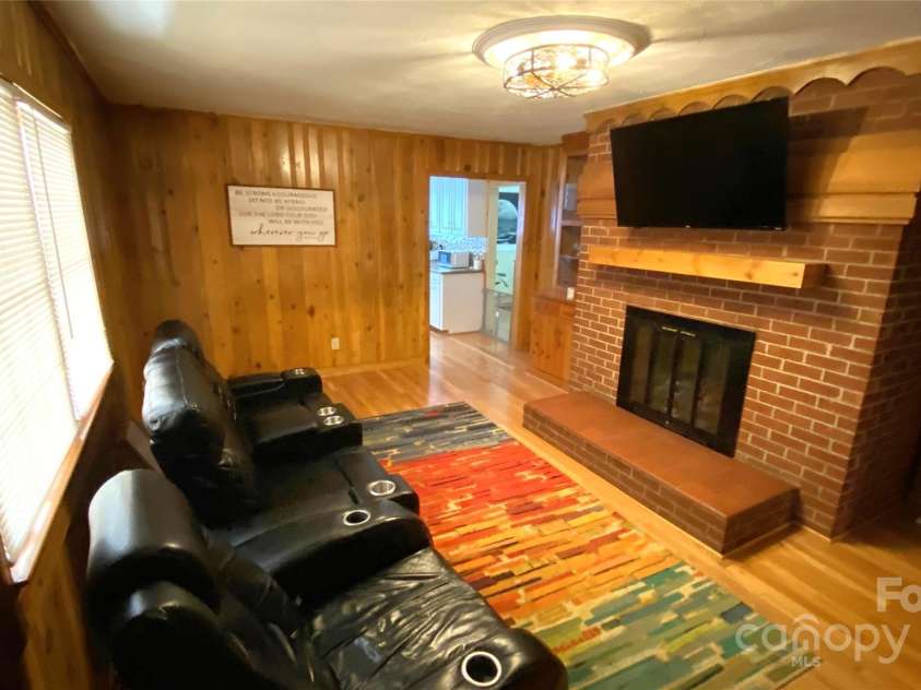 100 Ruby Lane, Gastonia, NC 28054.  MLS# CAR4284435, YatesRealty ID 30609. Den