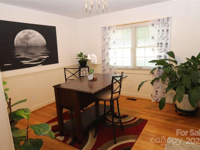 100 Ruby Lane, Gastonia, NC 28054.  MLS# CAR4284435, YatesRealty ID 30609. Dinning Room
