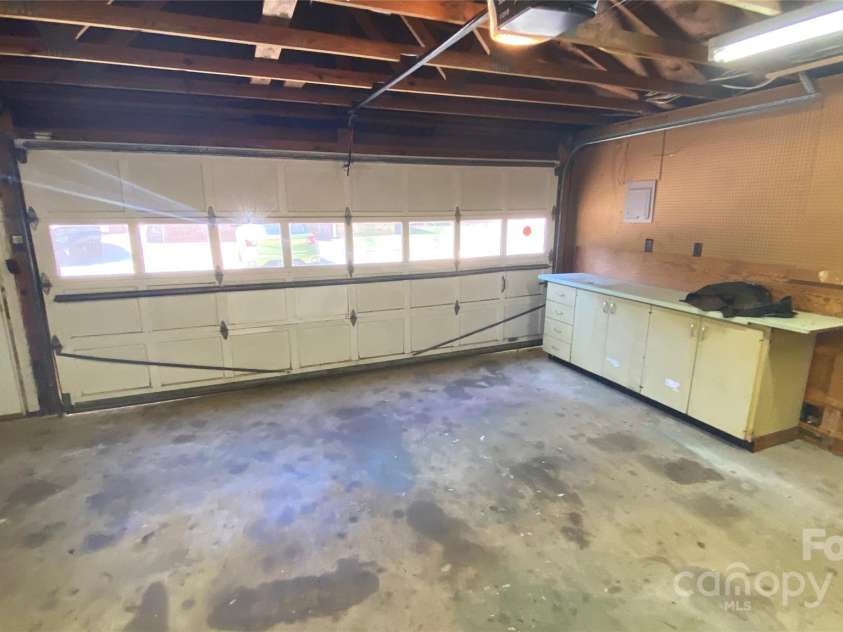 100 Ruby Lane, Gastonia, NC 28054.  MLS# CAR4284435, YatesRealty ID 30609. Garage