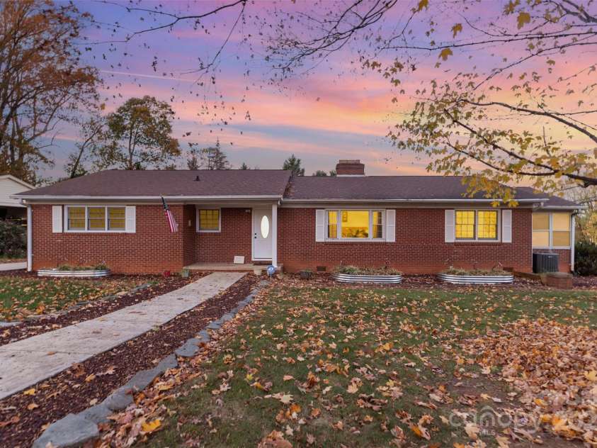 100 Ruby Lane, Gastonia, NC 28054.  MLS# CAR4320659, YatesRealty ID 30609. 