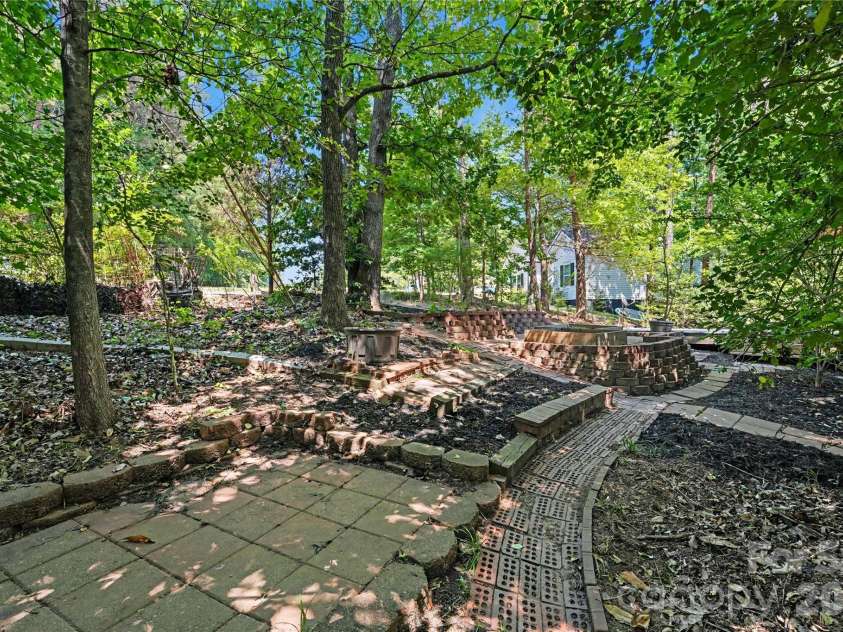 241 Spring Shore Road, Statesville, NC 28677.  MLS# CAR4384938, YatesRealty ID 30609. 